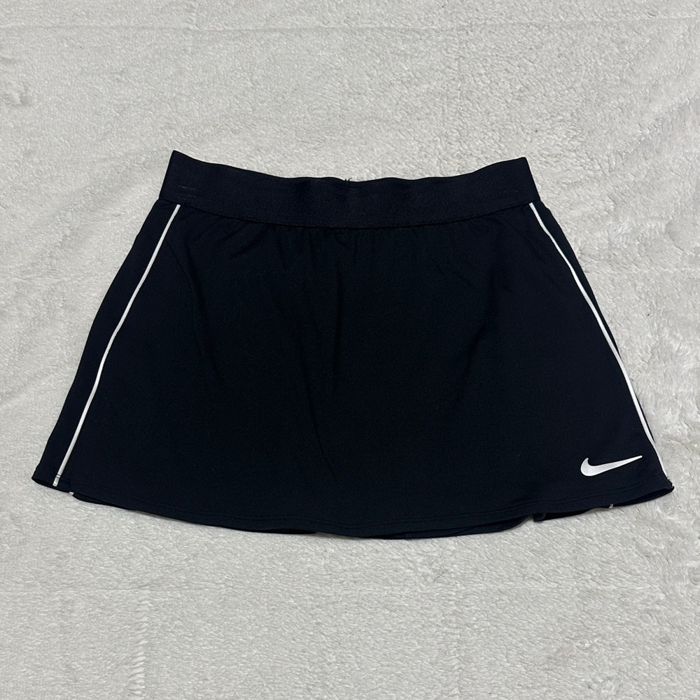 Nike | size small | black skort